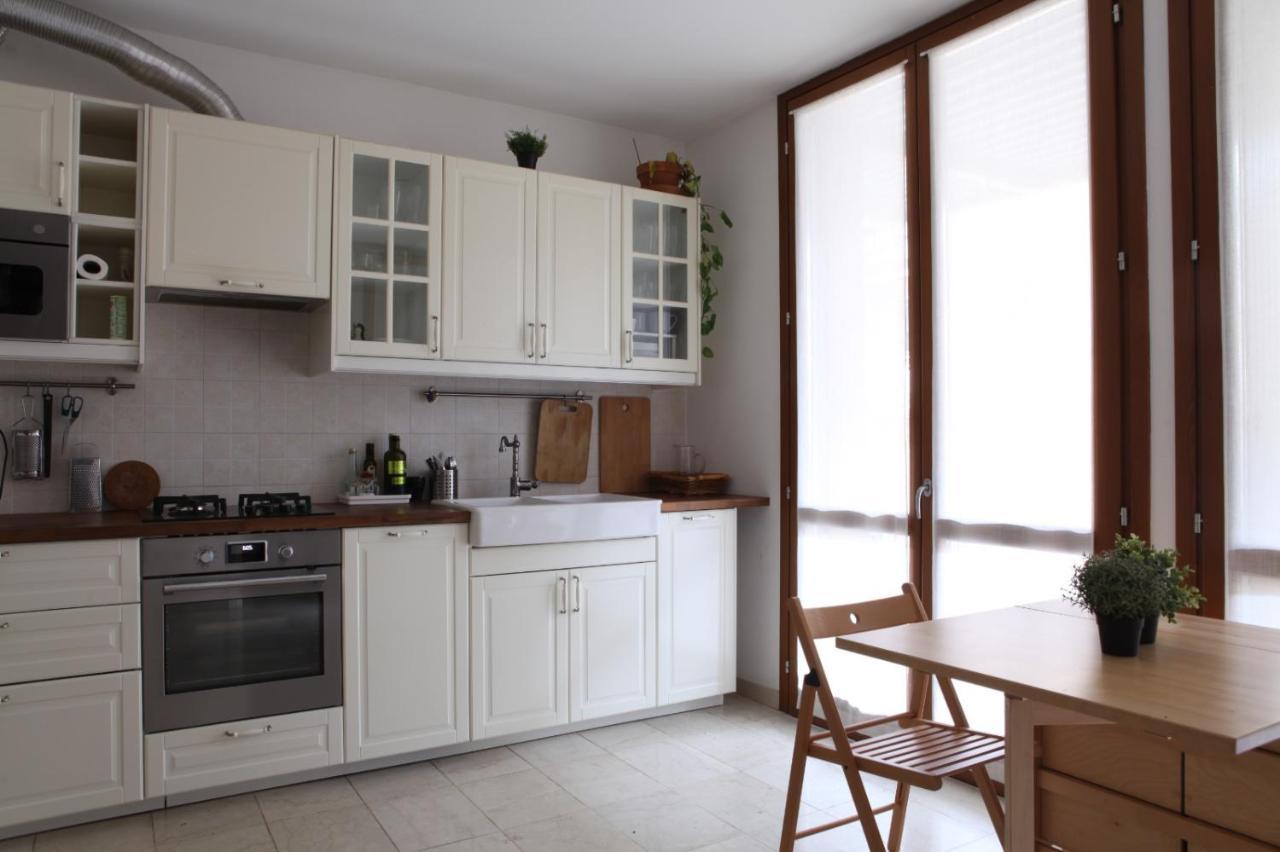 Terrace Apartment Close To Metro Station Milan Exterior photo